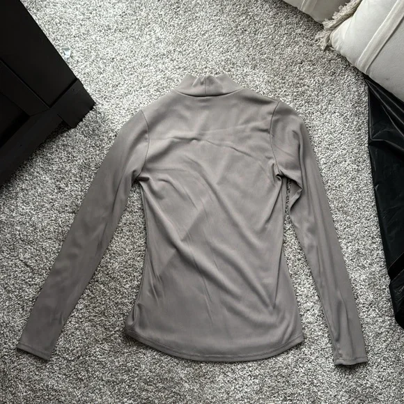 Lulus long sleeve top - Picture 4 of 7